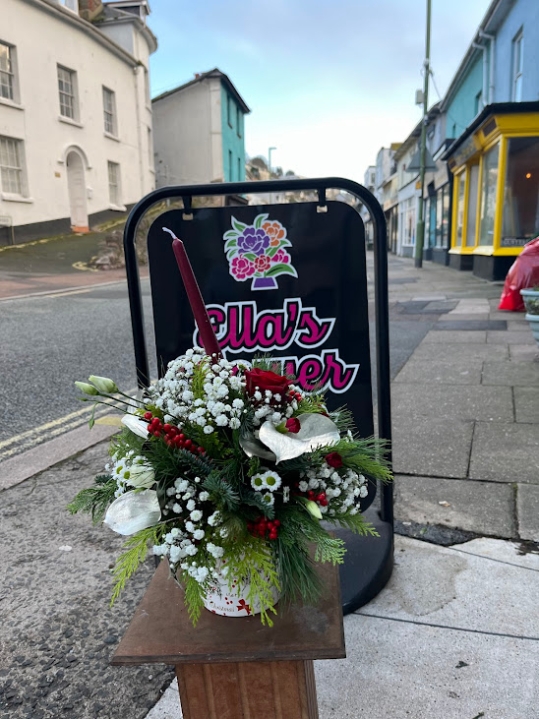 Luxury Christmas Candle Arrangement